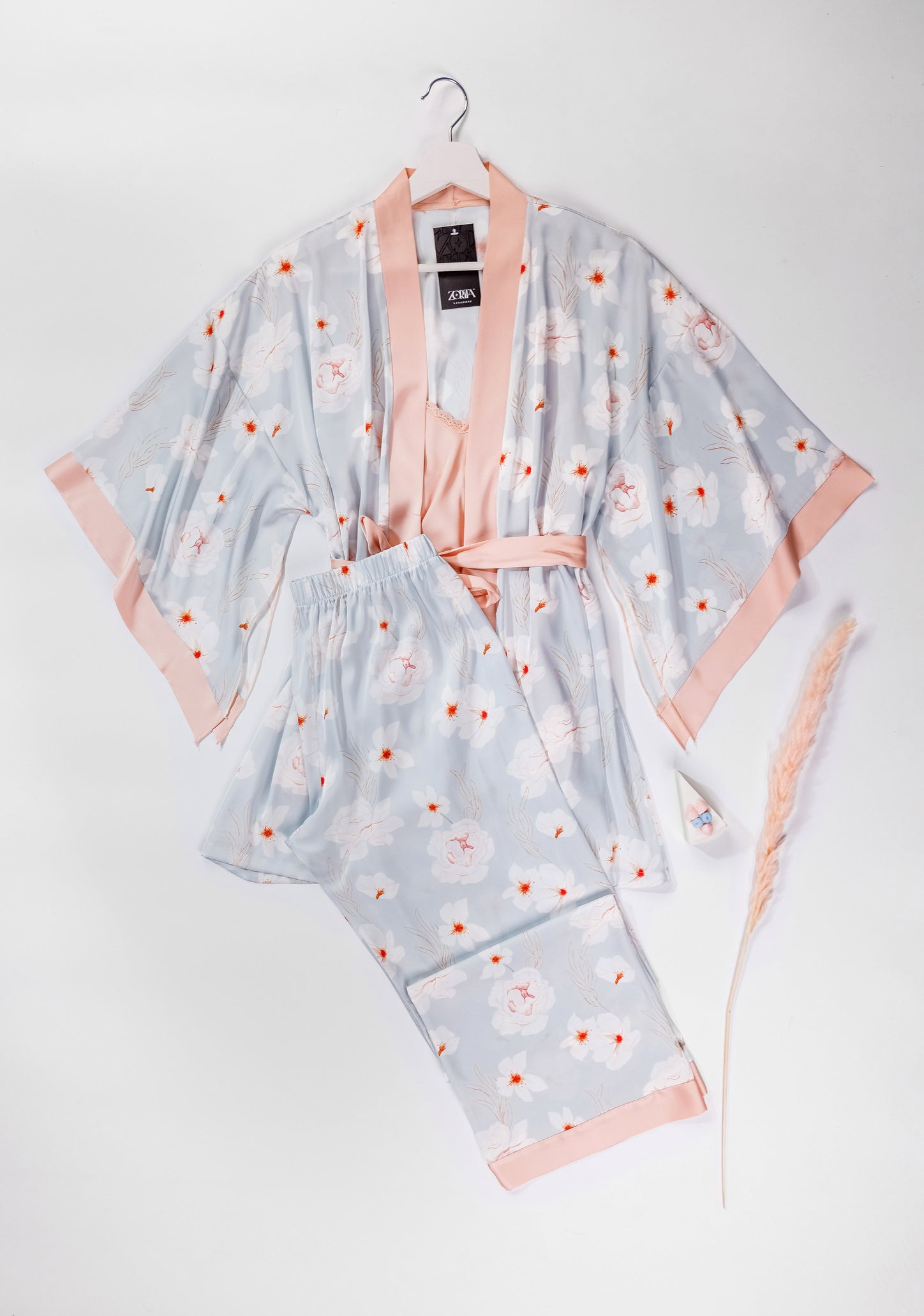 Pajama 3 pcs Satin
                   |  |